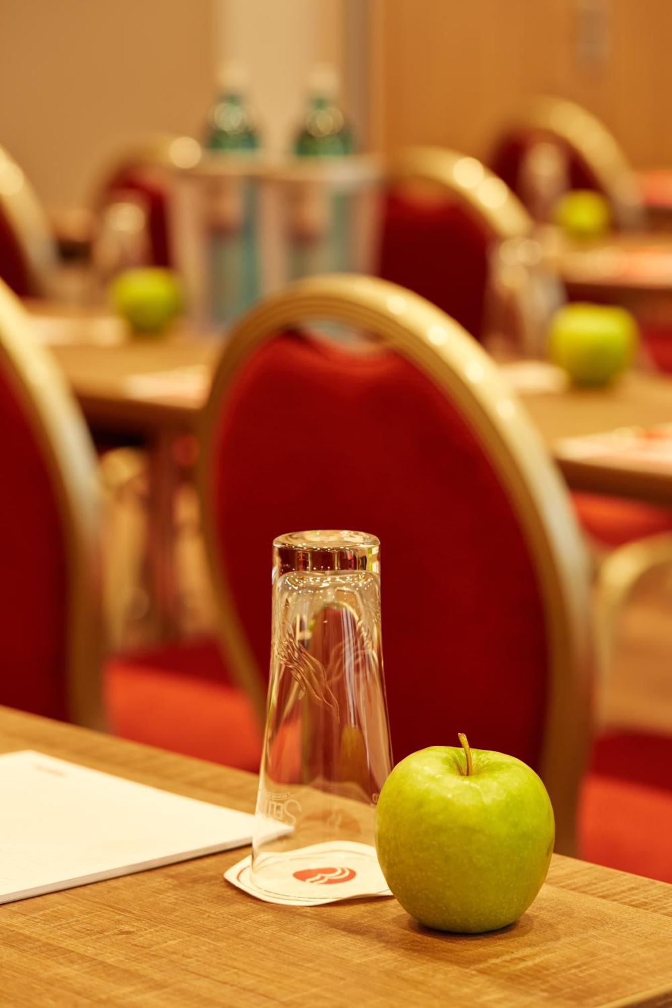 H4 Hotel Muenchen Messe Bagian luar foto