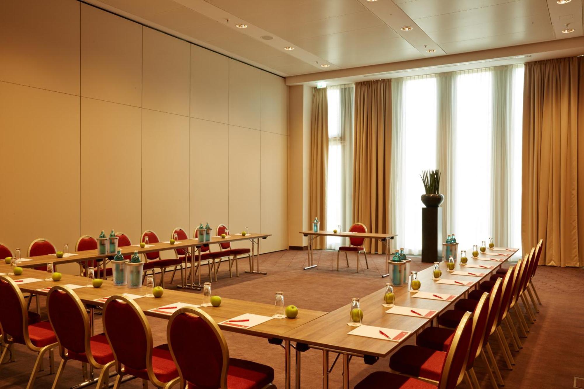 H4 Hotel Muenchen Messe Bagian luar foto